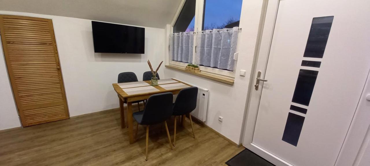 Kleine, Gemuetliche Dachgeschosswohnung Laudenbach  Exteriér fotografie